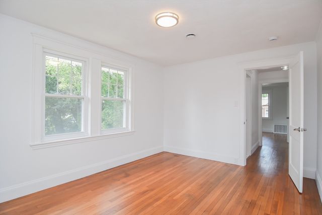 19 Stoneleigh Rd, Watertown, MA 02472