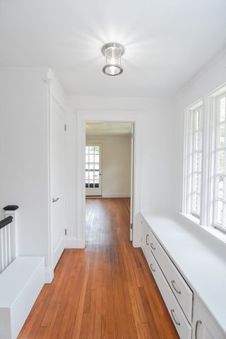 19 Stoneleigh Rd, Watertown, MA 02472