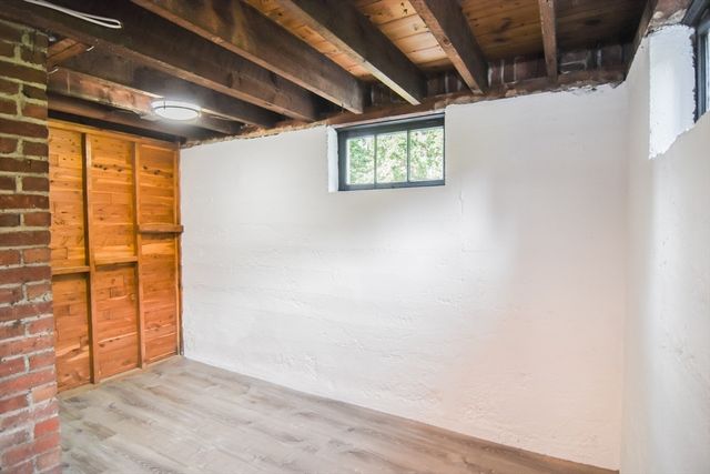19 Stoneleigh Rd, Watertown, MA 02472