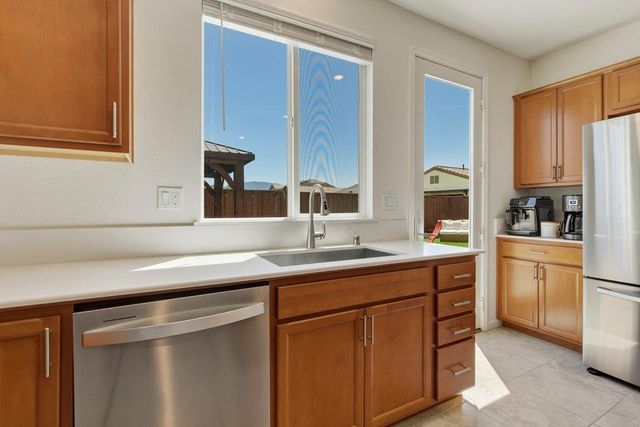 914 Fulton Way, Hollister, CA 95023