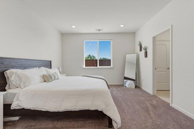 914 Fulton Way, Hollister, CA 95023