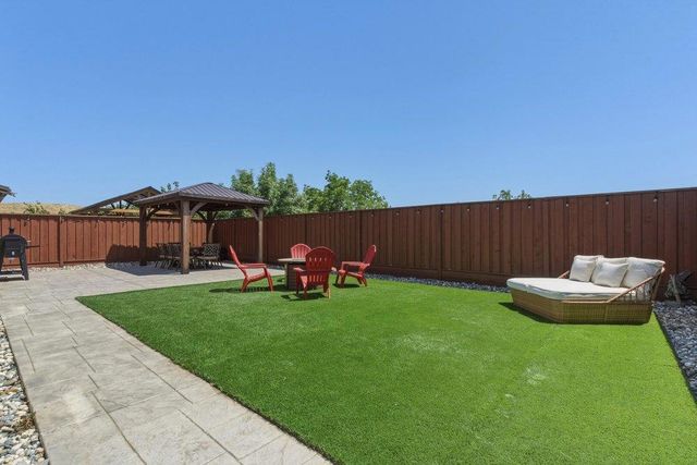 914 Fulton Way, Hollister, CA 95023
