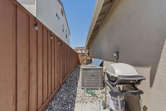 914 Fulton Way, Hollister, CA 95023