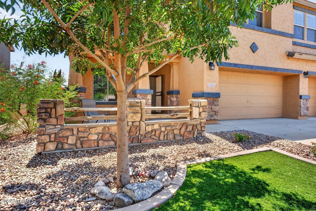 837 E VOLK Lane, San Tan Valley, AZ 85140 — photo 4