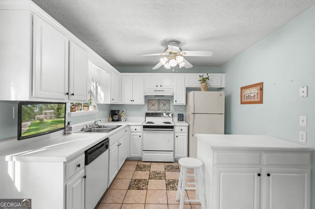 203 Indian Springs Drive, Locust Grove, GA 30248
