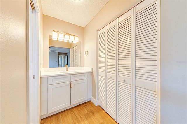 1618 COLONNADES CIRCLE N, Lakeland, FL 33811