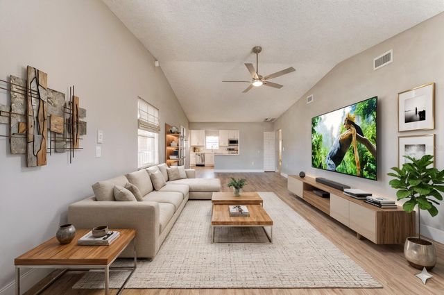 1618 COLONNADES CIRCLE N, Lakeland, FL 33811