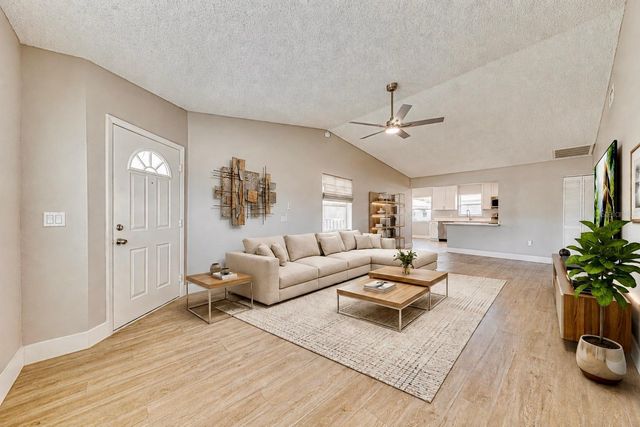 1618 COLONNADES CIRCLE N, Lakeland, FL 33811