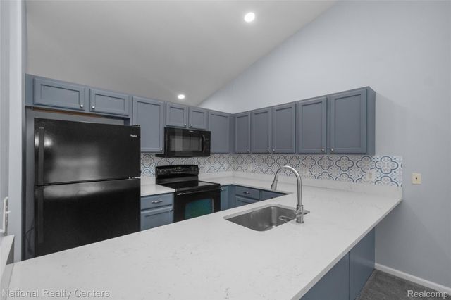 7094 Magnolia Lane, Waterford Charter Township, MI 48327