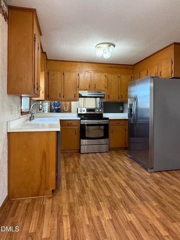 103 Byrd Dr, Dunn, NC 28334