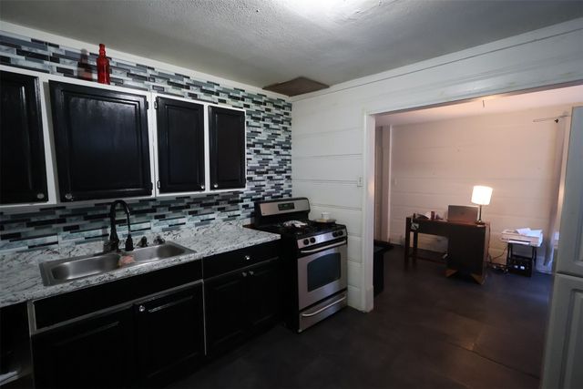 3600 Ellis Avenue, Fort Worth, TX 76106