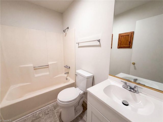 805 Brickwood Court, Winston-salem, NC 27127