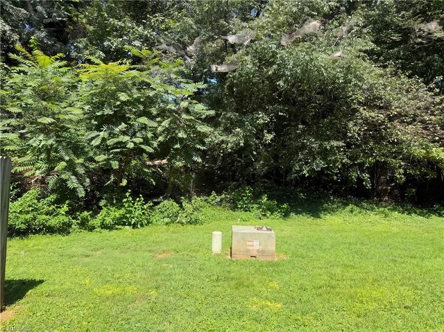 805 Brickwood Court, Winston-salem, NC 27127