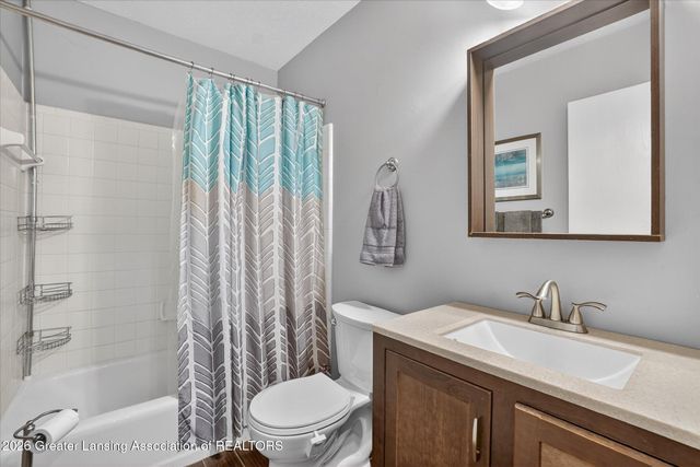 5966 Village Drive, Haslett, MI 48840