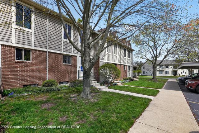 5966 Village Drive, Haslett, MI 48840
