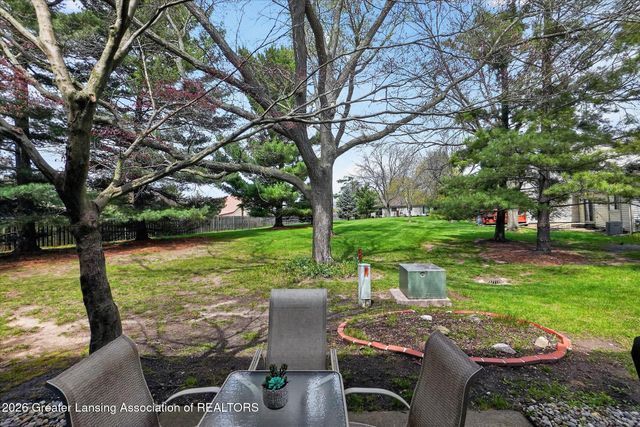 5966 Village Drive, Haslett, MI 48840