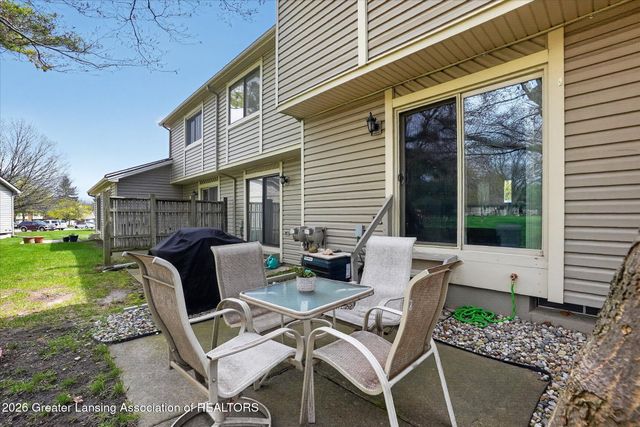 5966 Village Drive, Haslett, MI 48840