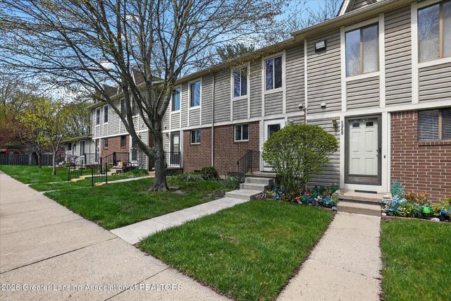 5966 Village Drive, Haslett, MI 48840