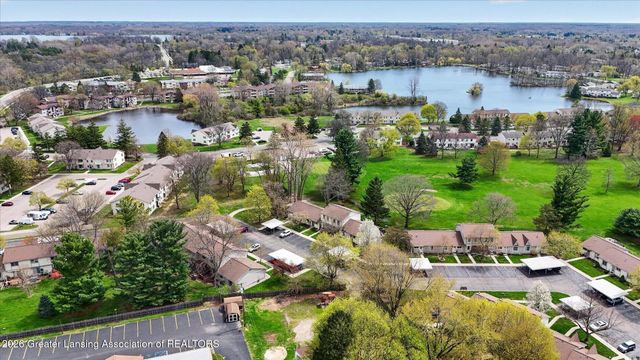 5966 Village Drive, Haslett, MI 48840
