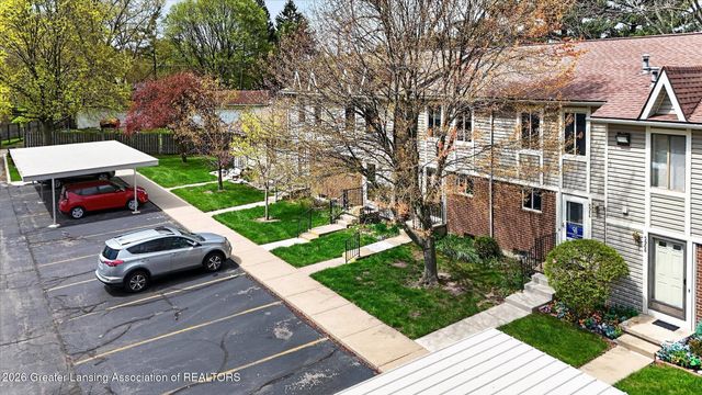 5966 Village Drive, Haslett, MI 48840