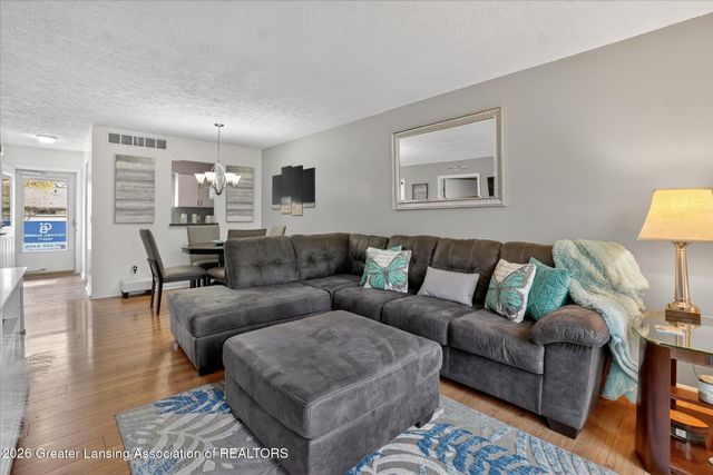 5966 Village Drive, Haslett, MI 48840