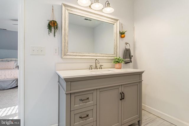 14855 KING CHARLES, Issue, MD 20645