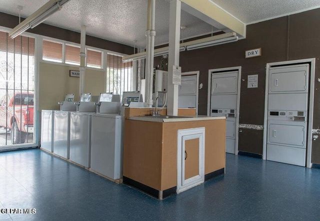 6400 Edgemere Boulevard 33, El Paso, TX 79925