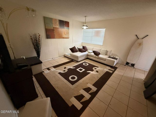 6400 Edgemere Boulevard 33, El Paso, TX 79925