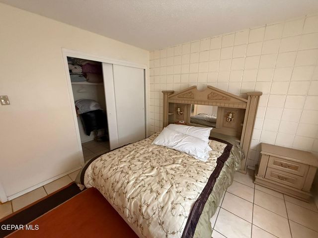 6400 Edgemere Boulevard 33, El Paso, TX 79925