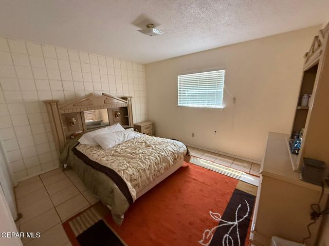 6400 Edgemere Boulevard 33, El Paso, TX 79925