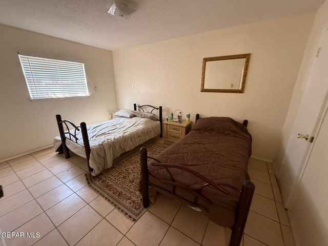 6400 Edgemere Boulevard 33, El Paso, TX 79925