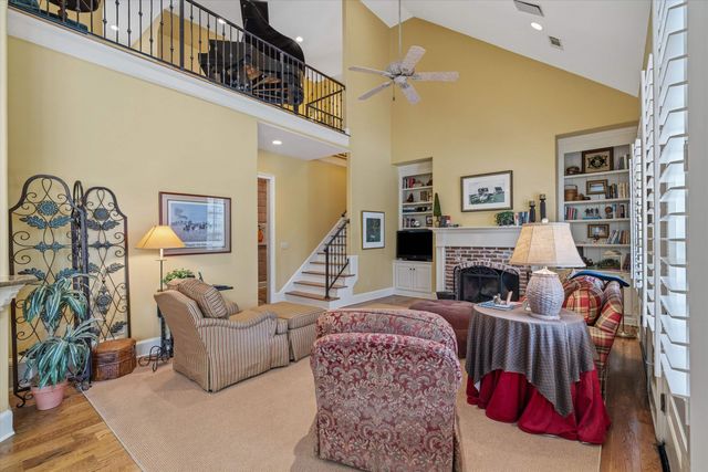 4525 BARFIELD RD, Memphis, TN 38117