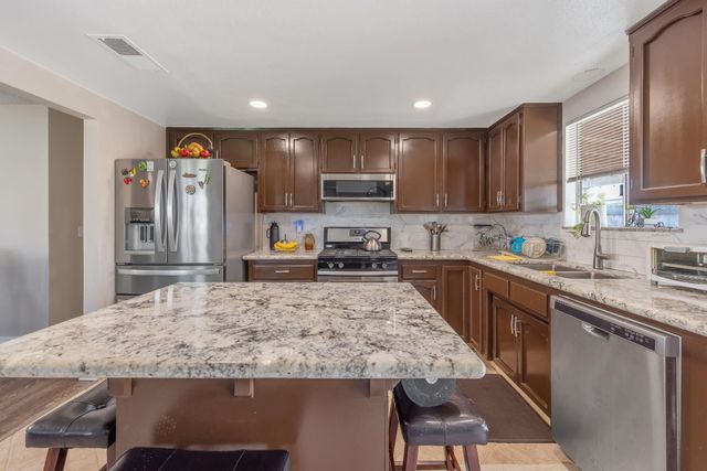 736 S Spruce Street, Tulare, CA 93274