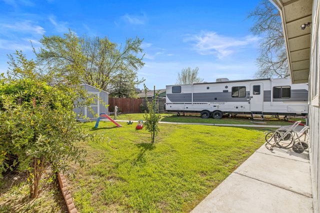 736 S Spruce Street, Tulare, CA 93274