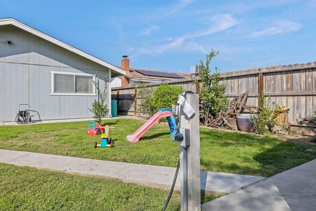 736 S Spruce Street, Tulare, CA 93274