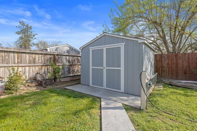 736 S Spruce Street, Tulare, CA 93274
