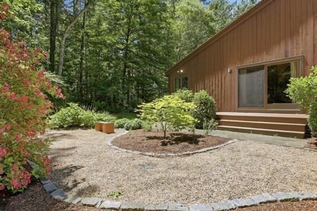 297 Reedy Meadow Rd, Groton, MA 01450