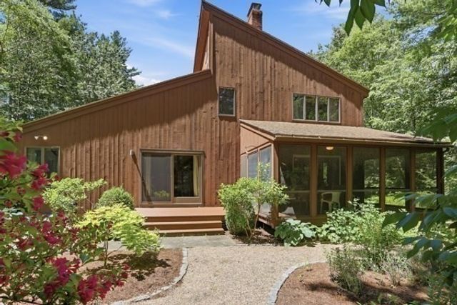 297 Reedy Meadow Rd, Groton, MA 01450