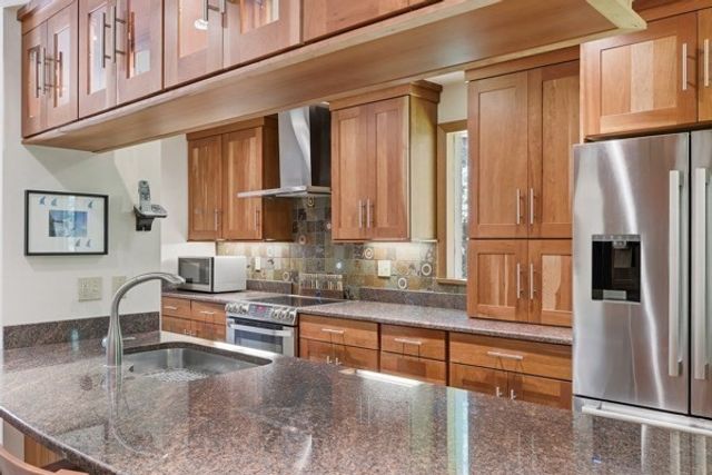 297 Reedy Meadow Rd, Groton, MA 01450
