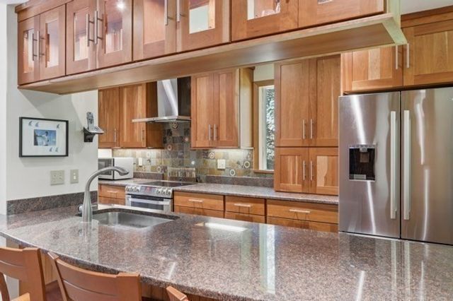 297 Reedy Meadow Rd, Groton, MA 01450