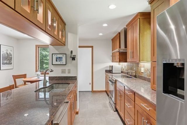 297 Reedy Meadow Rd, Groton, MA 01450