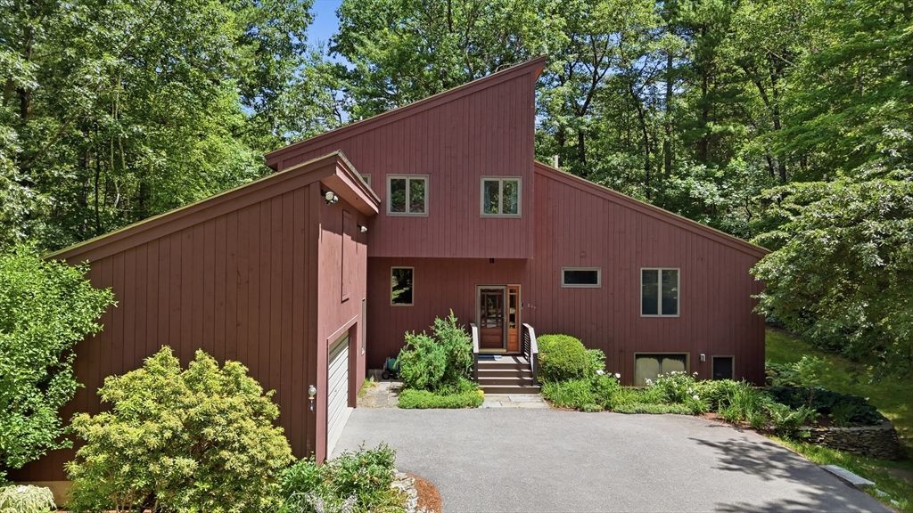 297 Reedy Meadow Rd, Groton, MA 01450