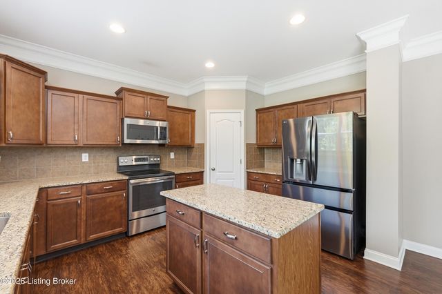 12506 Deer Lake Ln, Louisville, KY 40299