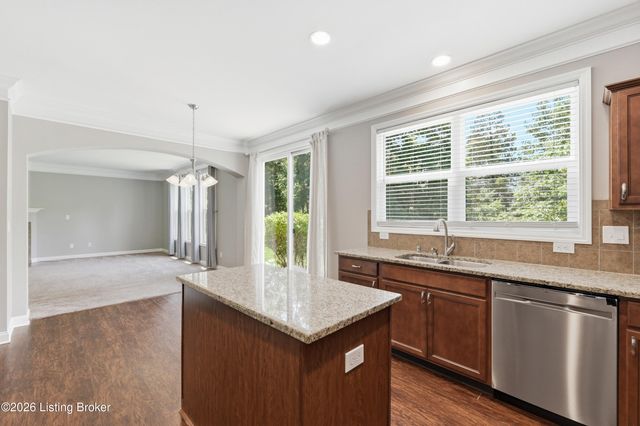 12506 Deer Lake Ln, Louisville, KY 40299