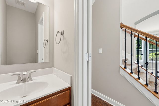 12506 Deer Lake Ln, Louisville, KY 40299