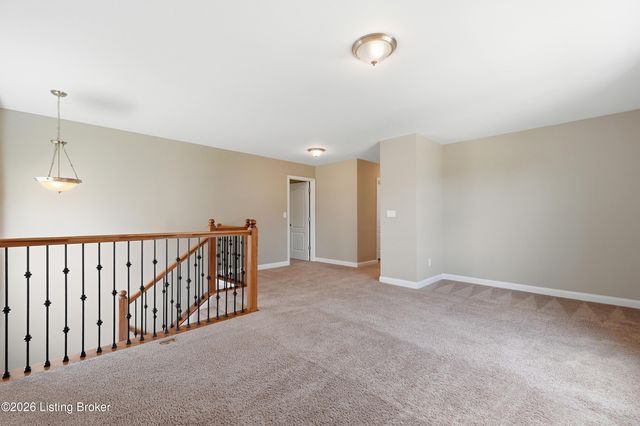 12506 Deer Lake Ln, Louisville, KY 40299