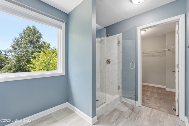 12506 Deer Lake Ln, Louisville, KY 40299