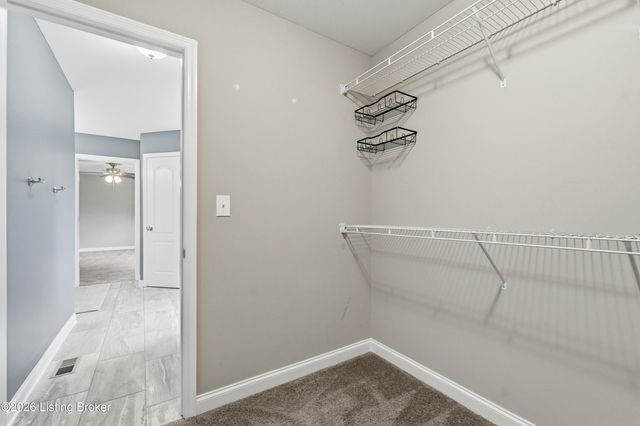 12506 Deer Lake Ln, Louisville, KY 40299