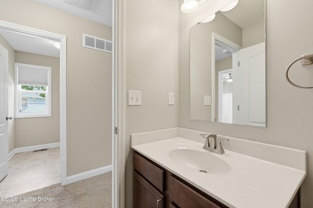 12506 Deer Lake Ln, Louisville, KY 40299