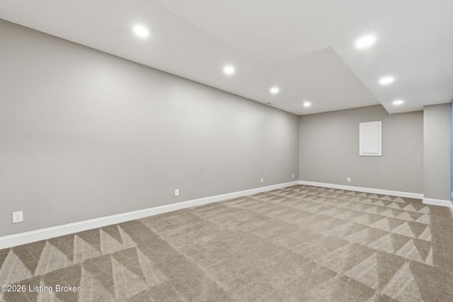 12506 Deer Lake Ln, Louisville, KY 40299